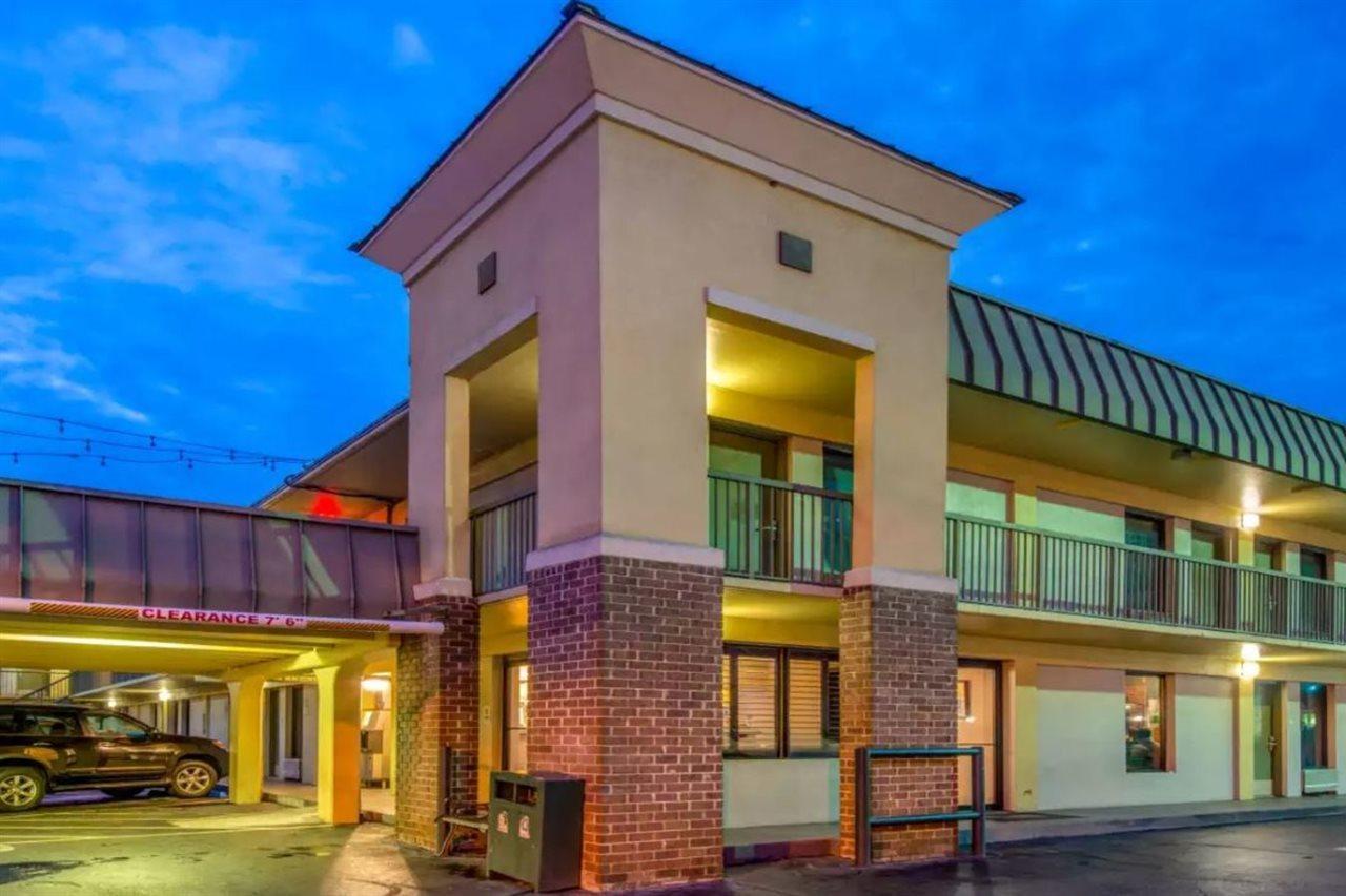 Quality Inn Savannah Historic District Zewnętrze zdjęcie